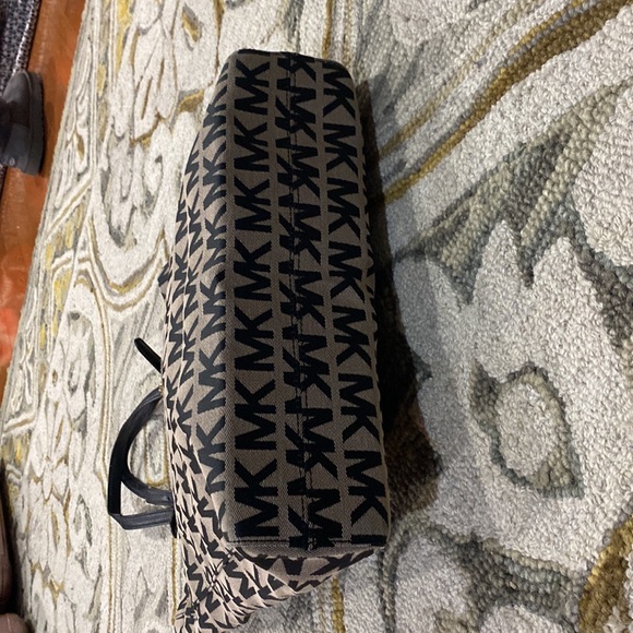 ๐ Michael kors EUC jet set xl gray black tote bag ๐ - Picture 4 of 13